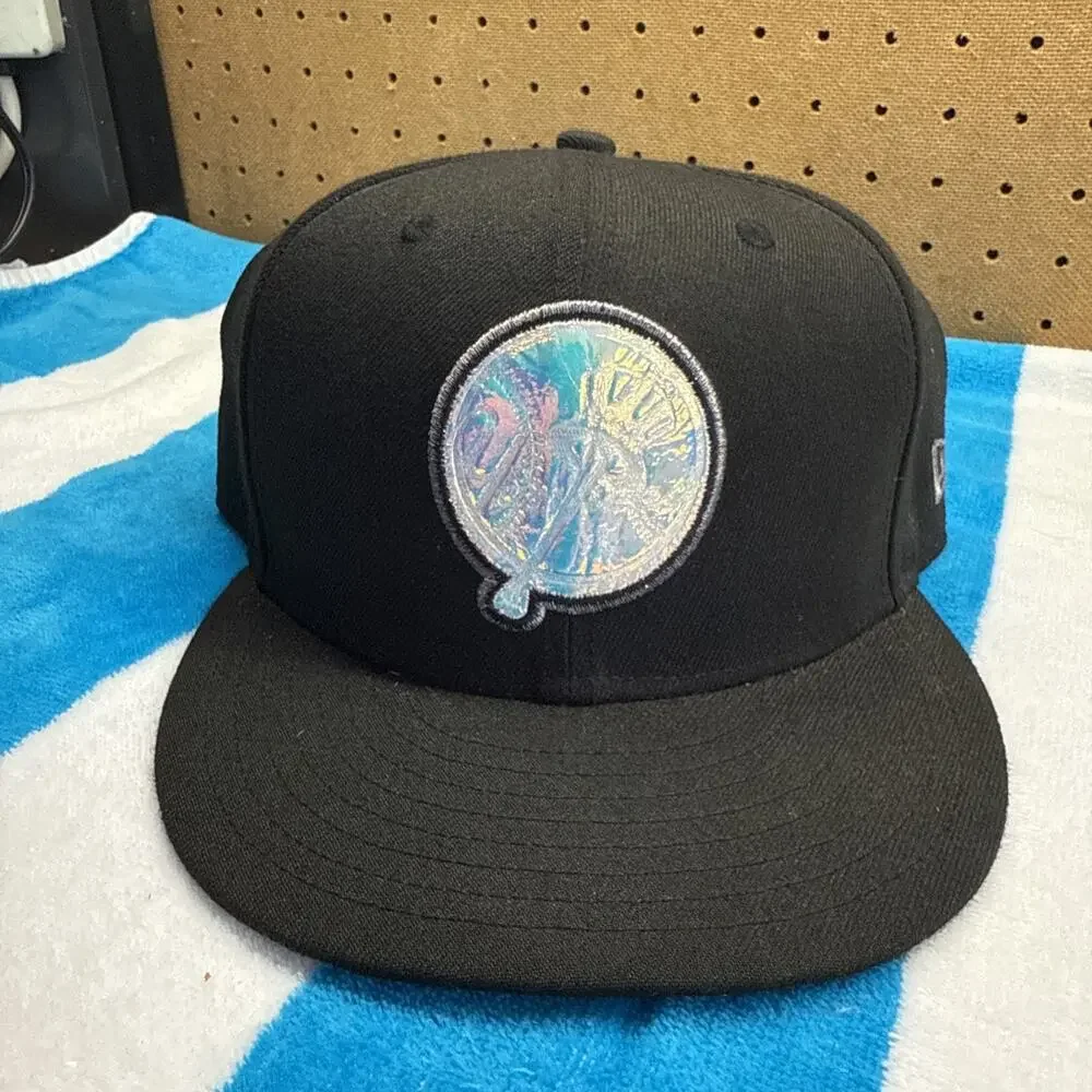 New Era New York Yankees 59FIFTY Fitted Hat Sz 7 5/8 Shimmer Logo Cooperstown